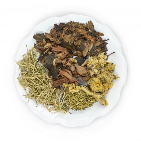 五花茶一般是用金銀花、木棉花、菊花、槐花和雞蛋花這五種花朵製成的，都有清涼降火的功效。