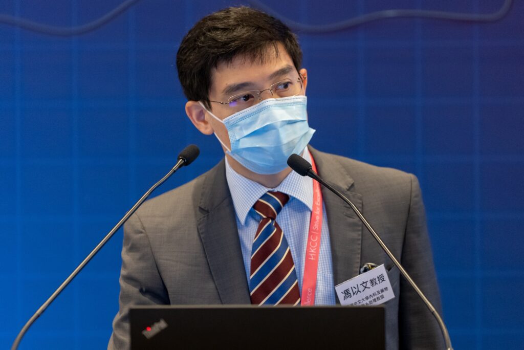 馮以文教授表示，對成人及老年運動員而言， 心血管健康評估應針對其高風險動脈粥樣硬化患病率而再作詳細檢查。