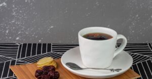 大棗、紅糖補中益氣，養血安神；生薑解表散寒