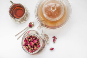 玫瑰花茶適合情緒壓力大，肝氣鬱結，陽氣不通者