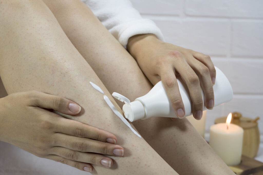 塗抹潤膚產品可助軟化角質