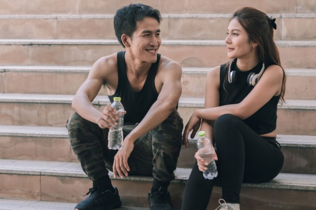 男士每日需攝取約3升水，而女士就需攝取約2.2升水，緊記要多飲水！